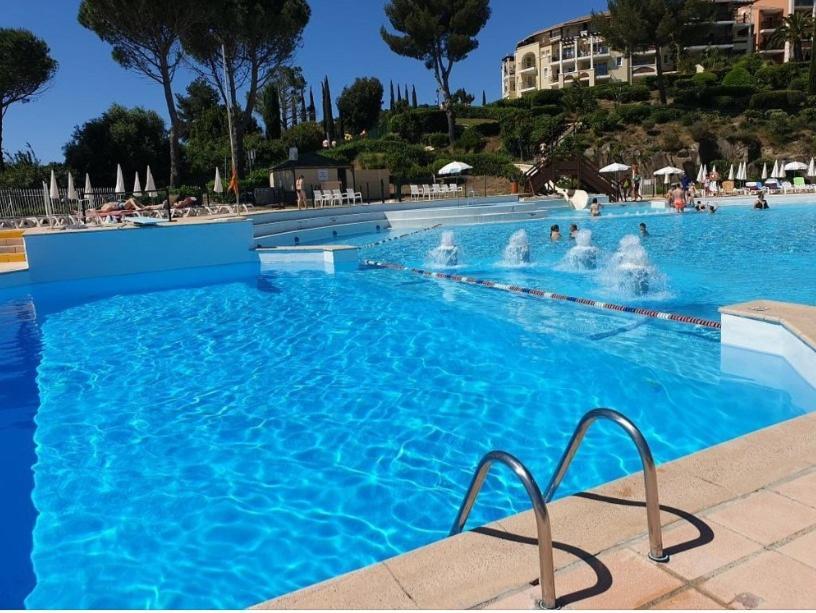Village Cap Esterel, Piscine, Plage Saint-Raphaël Buitenkant foto
