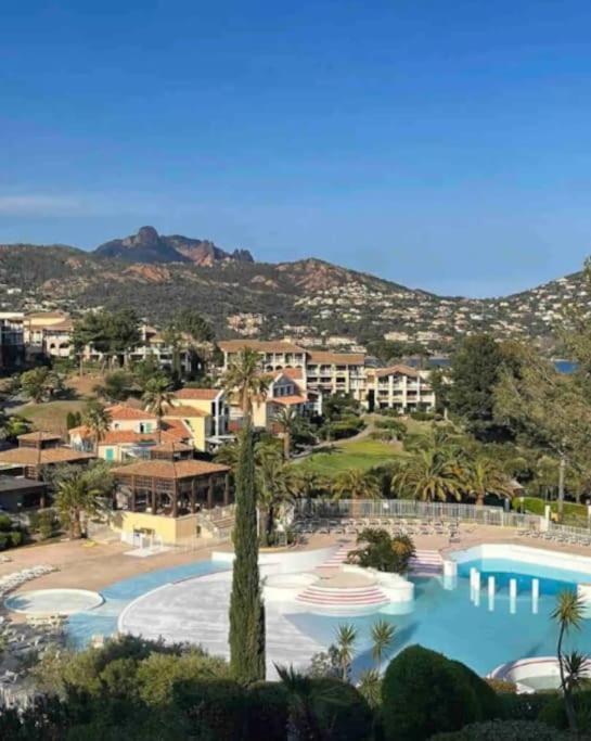 Village Cap Esterel, Piscine, Plage Saint-Raphaël Buitenkant foto