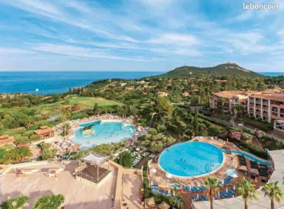 Village Cap Esterel, Piscine, Plage Saint-Raphaël Buitenkant foto