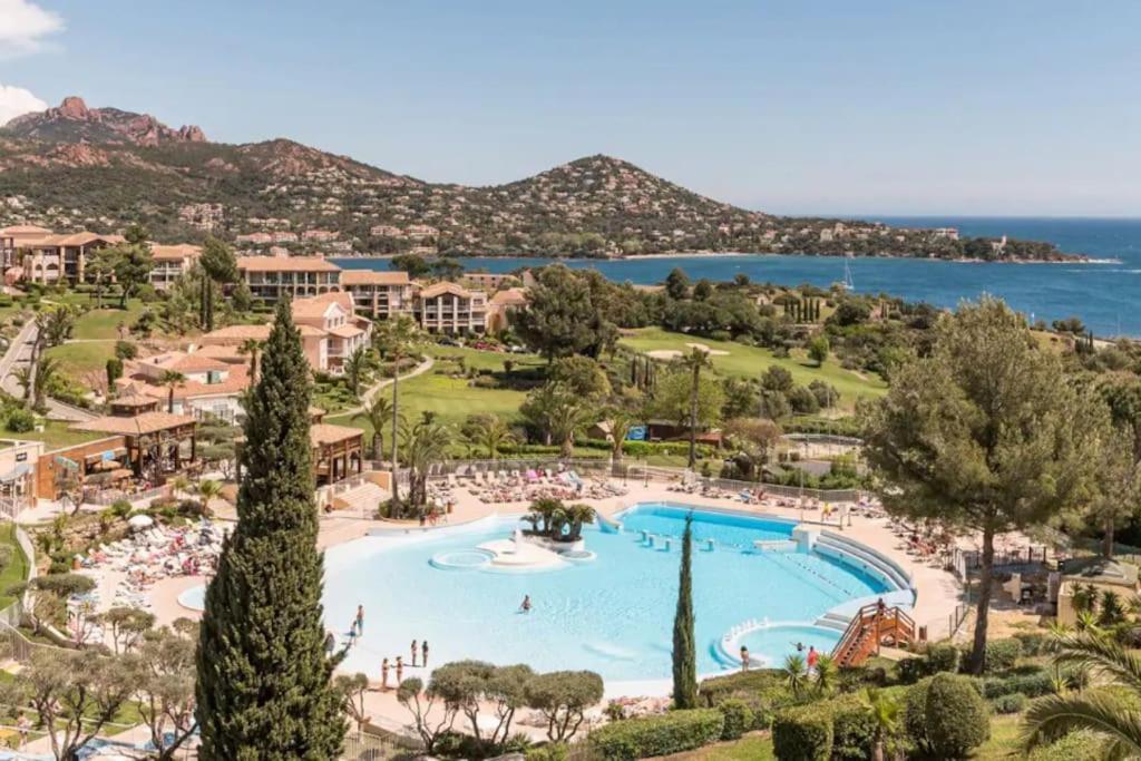 Village Cap Esterel, Piscine, Plage Saint-Raphaël Buitenkant foto