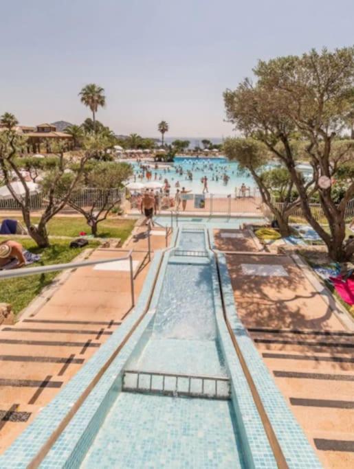 Village Cap Esterel, Piscine, Plage Saint-Raphaël Buitenkant foto
