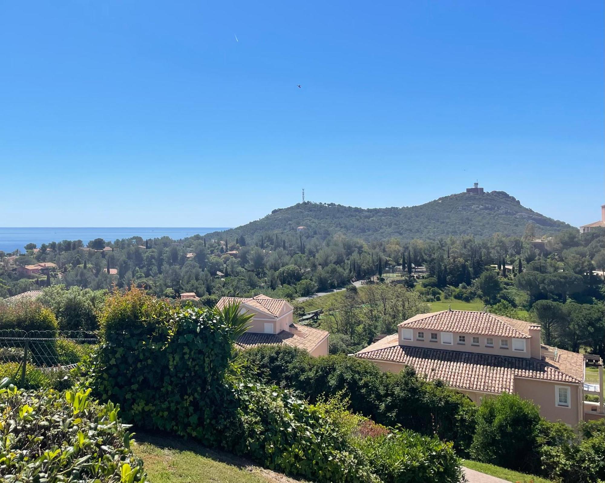 Village Cap Esterel, Piscine, Plage Saint-Raphaël Buitenkant foto