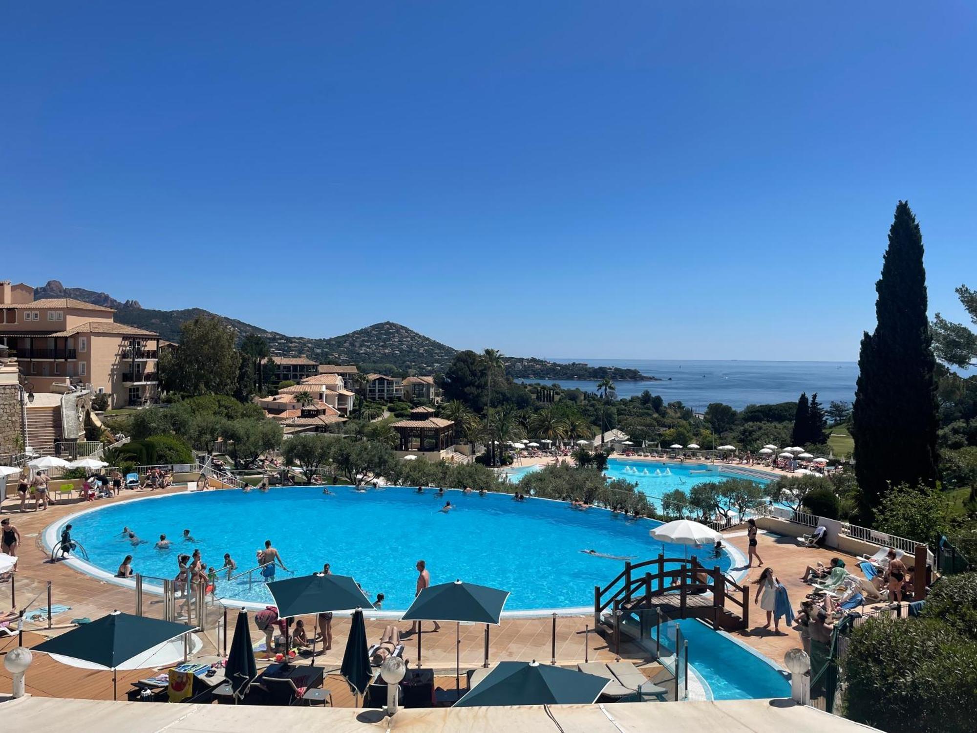 Village Cap Esterel, Piscine, Plage Saint-Raphaël Buitenkant foto