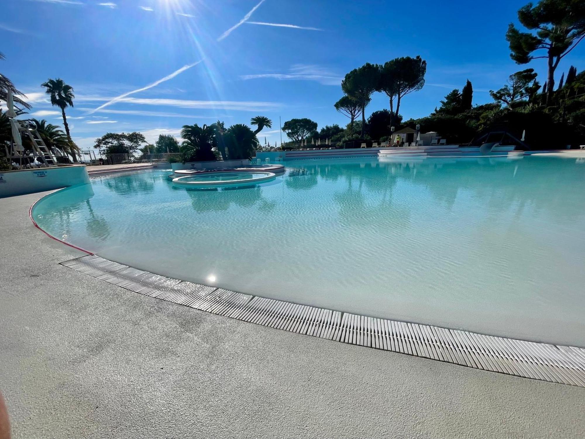 Village Cap Esterel, Piscine, Plage Saint-Raphaël Buitenkant foto