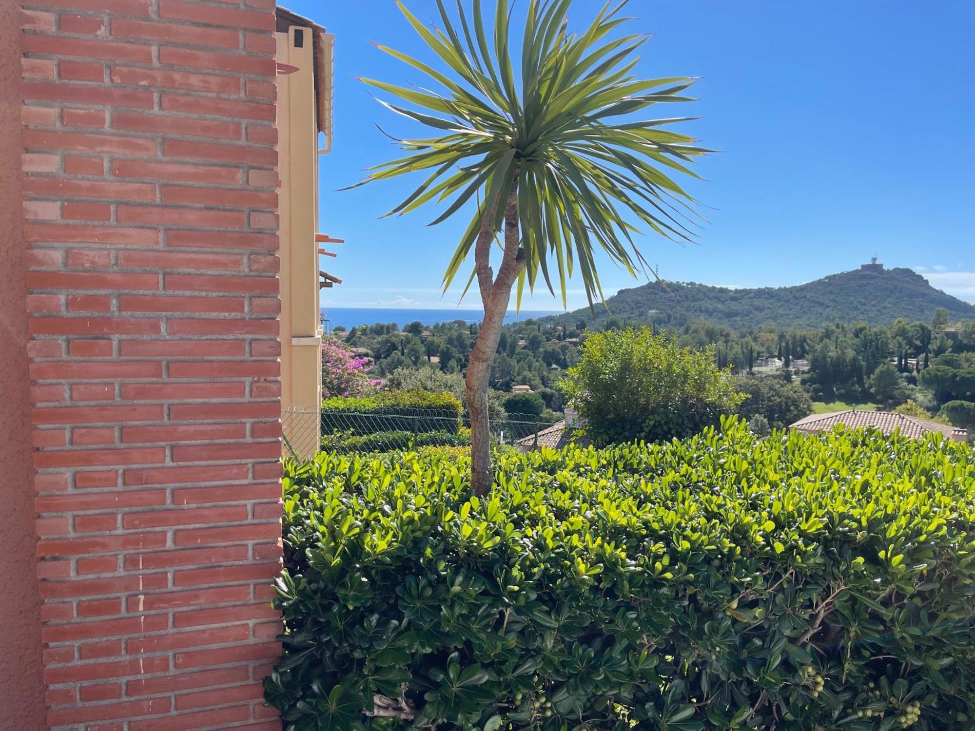 Village Cap Esterel, Piscine, Plage Saint-Raphaël Buitenkant foto